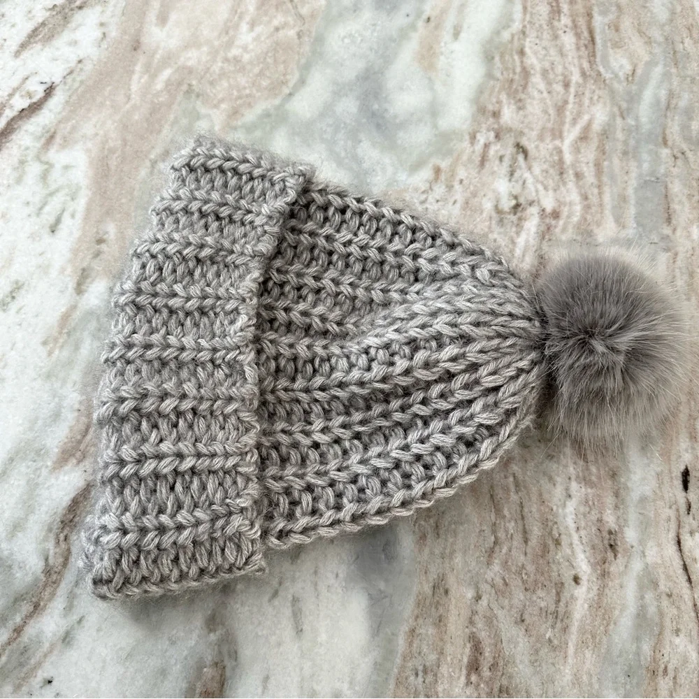 Grey Knit Wool Alpaca Acrylic Blend Fall / Winter Beanie With Faux Fur Pom